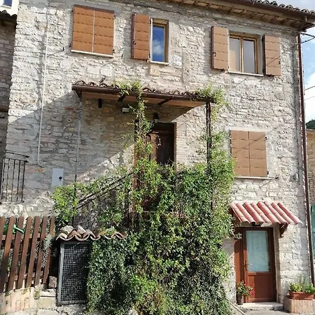 Semesterbostad Casetta Dei Sibillini